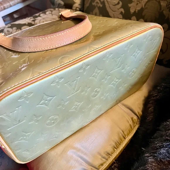 ✨Sold✨ Louis Vuitton Monogram Vernis Houston Antique Gold Patent Leather Bag - Picture 8 of 17